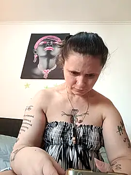 Snapshot of stropinela23 chatting on 02-13-26, 11:28 stropinela23 online show from 02-13-26, 11:28