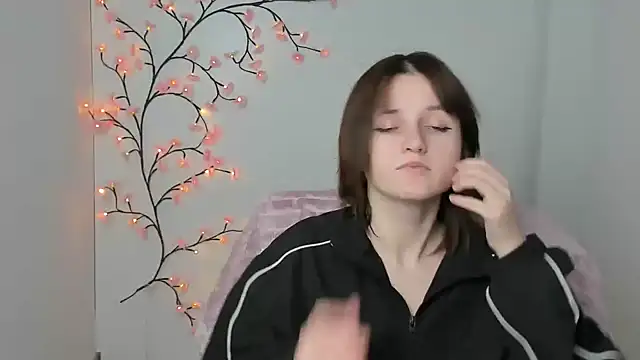 Alice Wonderme online show from 01-17-26, 12:32