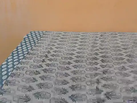 Snapshot of Honey_Baby1 chatting on 01-15-26, 05:23 Honey Baby1 online show from 01-15-26, 05:23