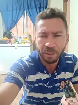 Snapshot of RobertoLuiz84 chatting on 05-04-26, 05:53 RobertoLuiz84 online show from 05-04-26, 05:53