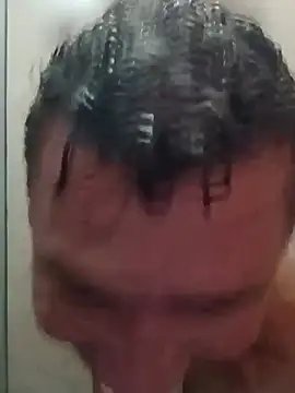 Snapshot of RobertoLuiz84 chatting on 05-17-26, 11:12 RobertoLuiz84 online show from 05-17-26, 11:12