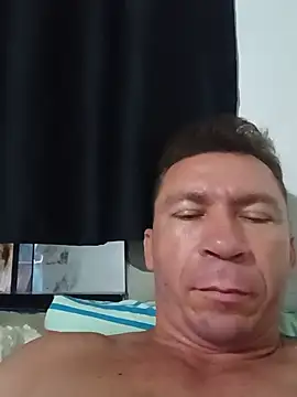Snapshot of RobertoLuiz84 chatting on 06-04-26, 11:11 RobertoLuiz84 online show from 06-04-26, 11:11