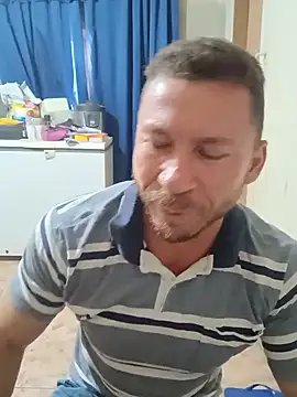 Snapshot of RobertoLuiz84 chatting on 07-19-26, 04:44 RobertoLuiz84 online show from 07-19-26, 04:44