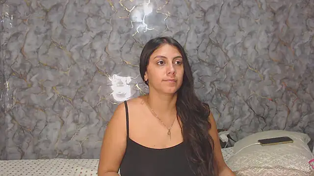 Snapshot of miarouse1531 chatting on 01-10-26, 12:01 miarouse1531 online show from 01-10-26, 12:01