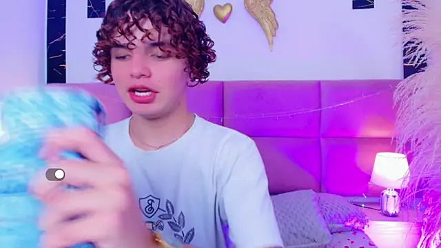 Skyee angel online show from 01-14-26, 07:52