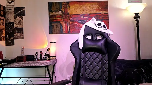 Snapshot of aress_damon chatting on 02-05-26, 12:04 aress damon online show from 02-05-26, 12:04