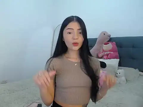 Snapshot of EmiilyCherry chatting on 12-17-25, 07:53 EmiilyCherry online show from 12-17-25, 07:53