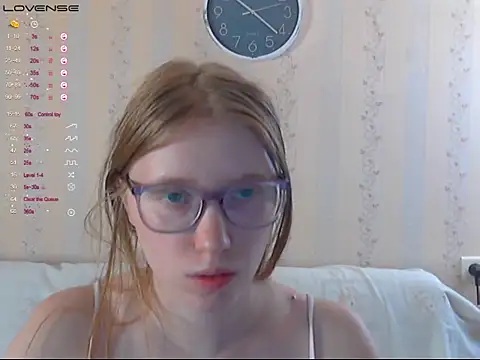 Snapshot of LustfulSarah chatting on 10-04-25, 07:23 LustfulSarah online show from 10-04-25, 07:23