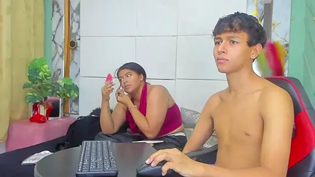 Snapshot of PrincesANDdark chatting on 01-05-26, 07:17 PrincesANDdark online show from 01-05-26, 07:17