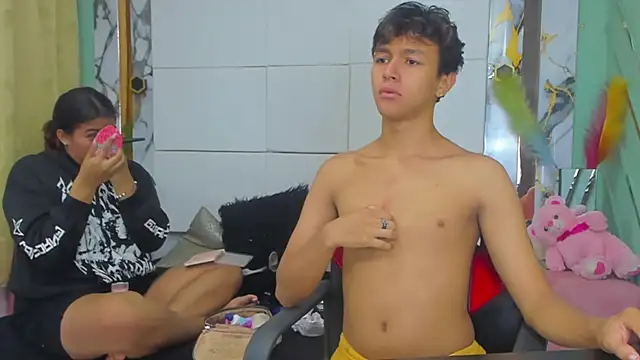 Snapshot of PrincesANDdark chatting on 01-06-26, 02:10 PrincesANDdark online show from 01-06-26, 02:10