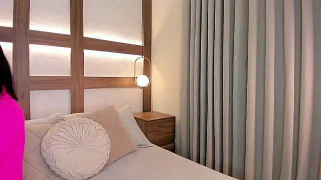 SarhaVega online show from 04-05-26, 02:03