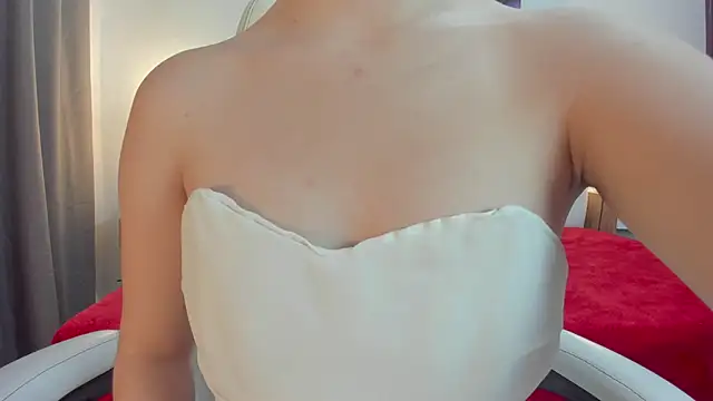 Snapshot of mask_red_girl chatting on 05-12-26, 01:52 mask red girl online show from 05-12-26, 01:52