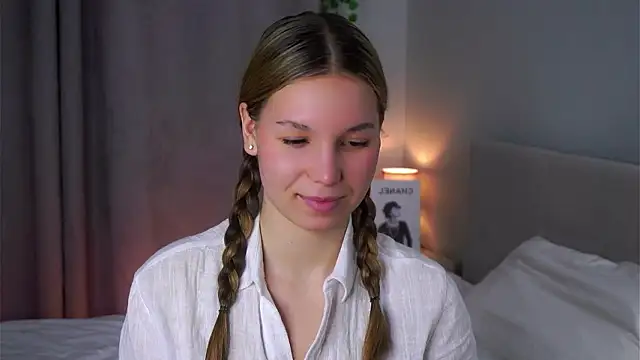 AmparoCilek online show from 03-21-26, 07:28