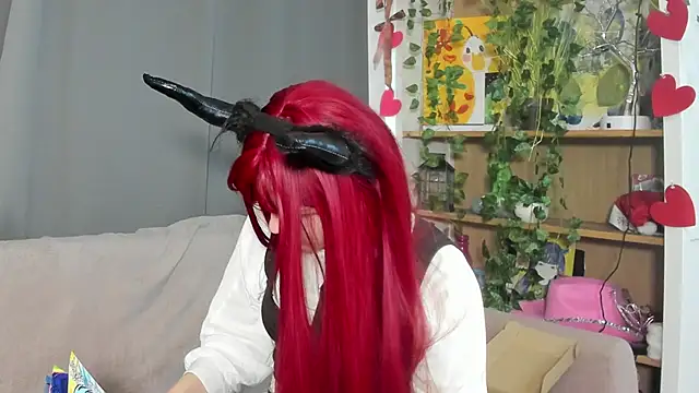 ShanaHearns online show from 11-28-25, 08:28