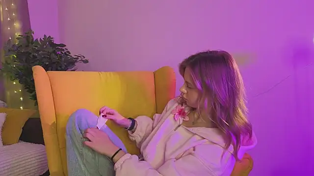 FelishaLaskin online show from 11-25-25, 12:27