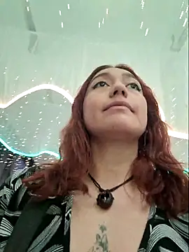 Eveeelyn25 online show from 12-21-25, 10:50