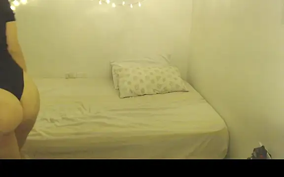 Snapshot of Renata_Honey chatting on 12-05-25, 12:30 Renata Honey online show from 12-05-25, 12:30