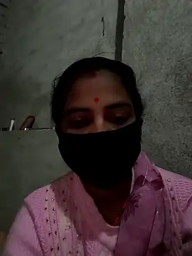 Snapshot of Hot-qwe chatting on 12-21-25, 06:53 Hot-qwe online show from 12-21-25, 06:53