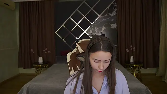 Snapshot of TinyNatalie chatting on 12-13-25, 09:53 TinyNatalie online show from 12-13-25, 09:53