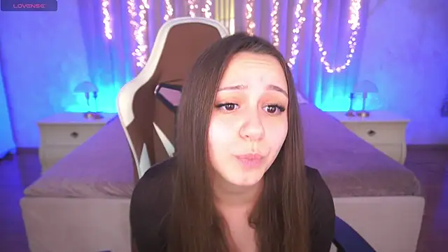 TinyNatalie online show from 03-30-26, 01:23