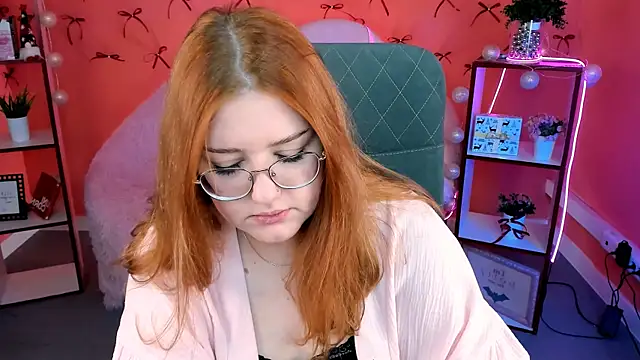 Snapshot of StaceyJensen chatting on 12-15-25, 09:24 StaceyJensen online show from 12-15-25, 09:24