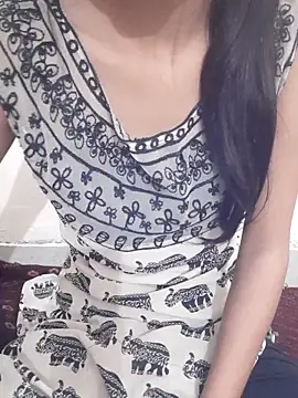 Snapshot of Alli8900 chatting on 02-02-26, 06:39 Alli8900 online show from 02-02-26, 06:39