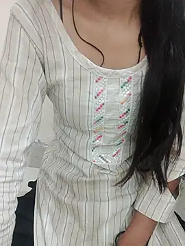 Snapshot of Alli8900 chatting on 03-18-26, 07:17 Alli8900 online show from 03-18-26, 07:17