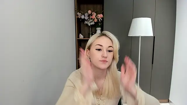 CandiRinebold online show from 11-24-25, 06:57