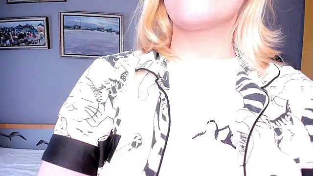 Snapshot of TideLunar chatting on 12-04-25, 06:34 TideLunar online show from 12-04-25, 06:34