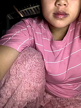 Snapshot of Sug04 chatting on 11-25-25, 03:28 Sug04 online show from 11-25-25, 03:28