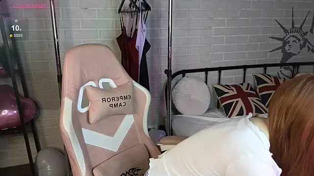 Snapshot of Ginger_Kristin chatting on 11-29-25, 08:17 Ginger Kristin online show from 11-29-25, 08:17