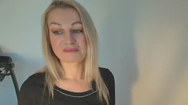 Snapshot of Sweet_Eira chatting on 01-11-26, 02:44 Sweet Eira online show from 01-11-26, 02:44