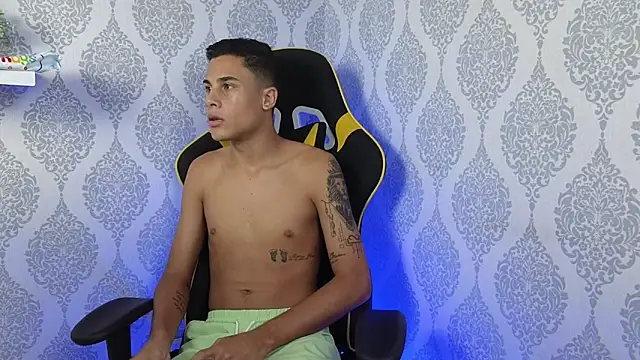 Snapshot of The_big_twink_x chatting on 11-26-25, 07:26 The big twink x online show from 11-26-25, 07:26