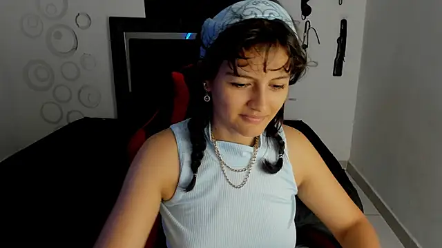 Snapshot of Mia_and_Kenai chatting on 12-01-25, 12:32 Mia and Kenai online show from 12-01-25, 12:32