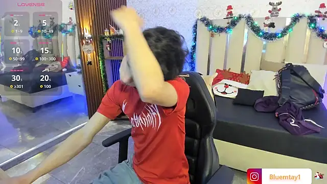 Snapshot of kaelwolf_tay chatting on 12-16-25, 07:30 kaelwolf tay online show from 12-16-25, 07:30