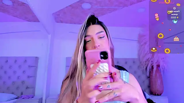 Snapshot of DeboraCopper chatting on 02-18-26, 11:01 DeboraCopper online show from 02-18-26, 11:01