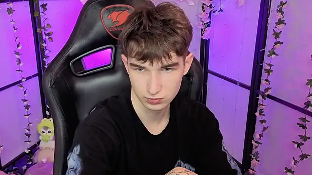 Maxwellchiik online show from 11-25-25, 12:38