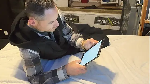 Snapshot of famous1tad chatting on 11-26-25, 07:31 famous1tad online show from 11-26-25, 07:31