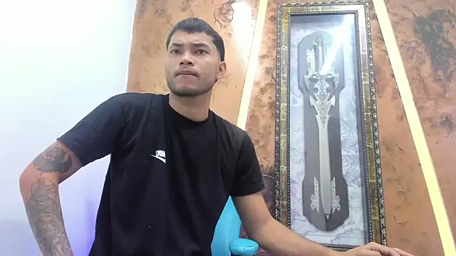 hot guy sweet online show from 12-14-25, 03:45