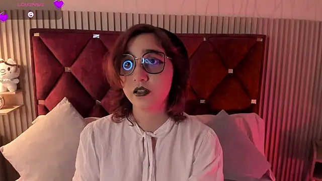Kiri Velvet online show from 04-18-26, 09:15