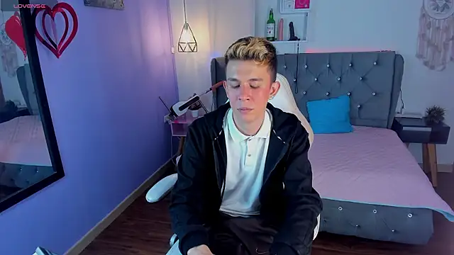 Juaan Diick online show from 03-03-26, 05:52