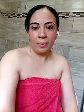 Snapshot of sexymaxine15 chatting on 11-26-25, 04:13 sexymaxine15 online show from 11-26-25, 04:13