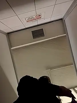 Snapshot of Bizcochitoc4 chatting on 03-21-26, 04:10 Bizcochitoc4 online show from 03-21-26, 04:10