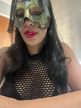 Snapshot of LunnaMaska chatting on 03-24-26, 04:12 LunnaMaska online show from 03-24-26, 04:12