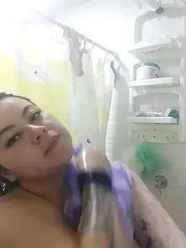 Snapshot of Reynpau19 chatting on 12-17-25, 10:49 Reynpau19 online show from 12-17-25, 10:49