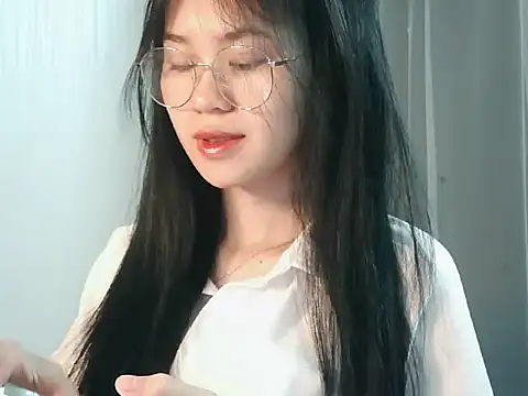 Snapshot of Nunaa18 chatting on 11-26-25, 04:46 Nunaa18 online show from 11-26-25, 04:46