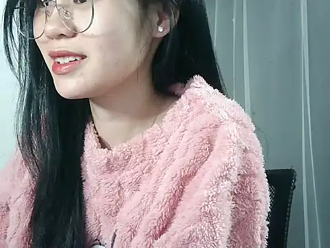 Snapshot of Nunaa18 chatting on 11-28-25, 05:54 Nunaa18 online show from 11-28-25, 05:54