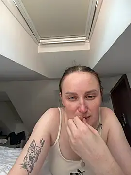 TomilaSi online show from 06-22-26, 01:08