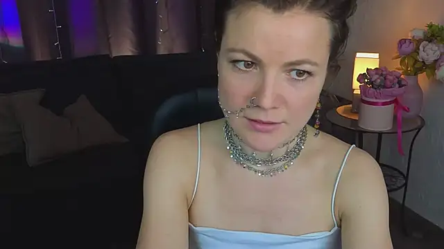 Snapshot of Marla_Bri chatting on 11-28-25, 01:36 Marla Bri online show from 11-28-25, 01:36