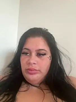 Snapshot of CurvyAyla chatting on 08-10-26, 05:00 CurvyAyla online show from 08-10-26, 05:00
